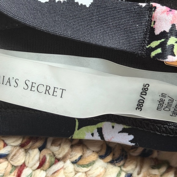 NWOT Victoria's Secret Black and Pink Bikini - Picture 3 of 3